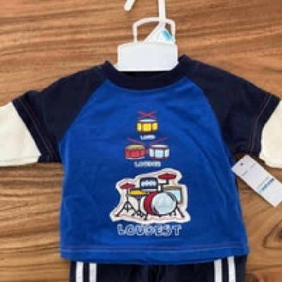 NWT graphic 3/4 sleeve shirt and track pants - Picture 3 of 3